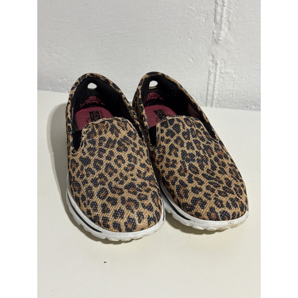 Skechers Womens GOwalk 2 Slip On Sneakers Size 9 Leopard Print Textile Resalyte